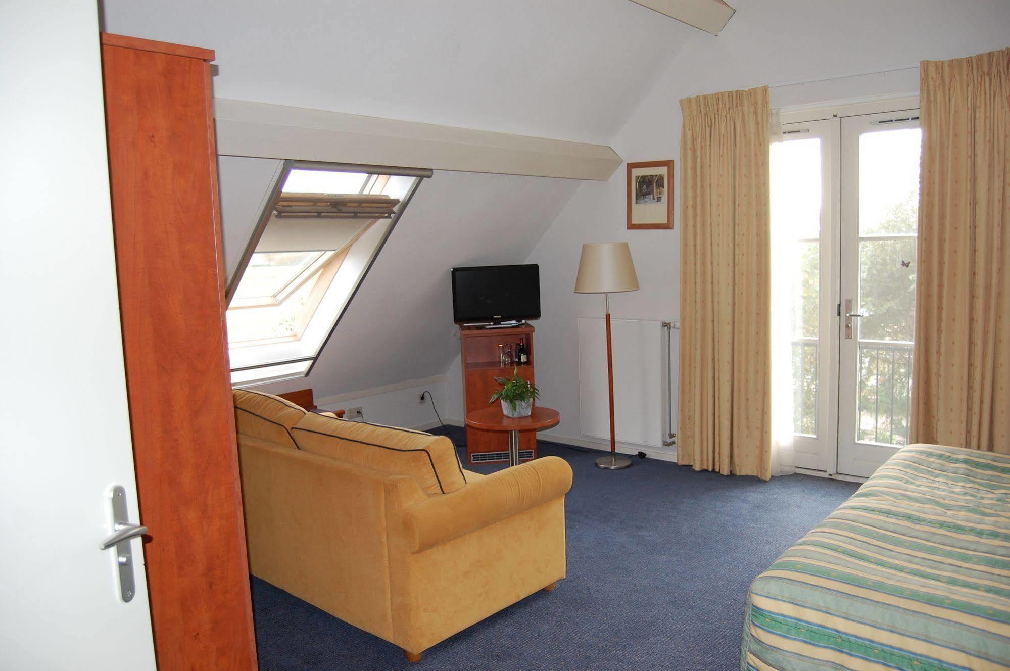 De Willigen Logies Bed & Breakfast Vreeland Exterior photo